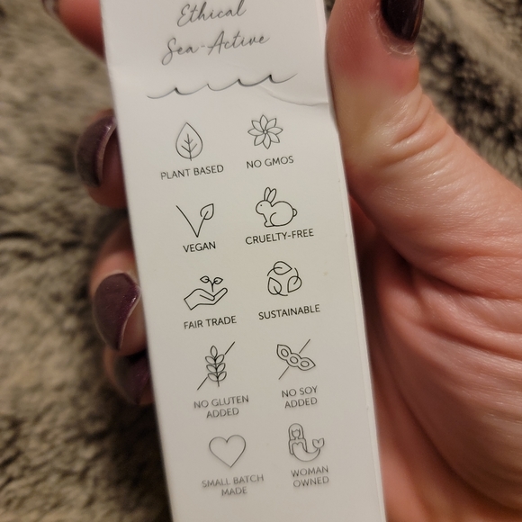 Makeup Bundle - Picture 9 of 9